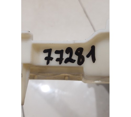 Кронштейн плафона освещения