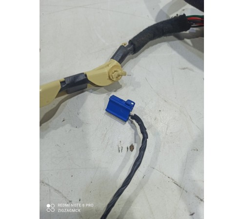 Электропроводка двери (задняя левая)