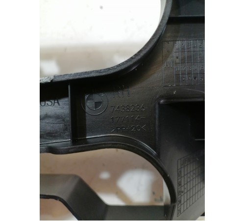 Кронштейн полки багажника правый