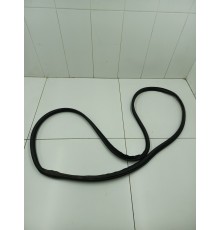 Уплотнитель проема двери задний правый