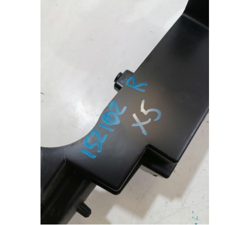 Кронштейн полки багажника правый