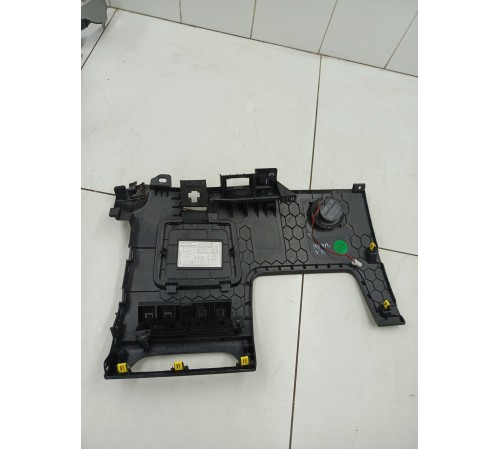 Накладка торпедо (левая)