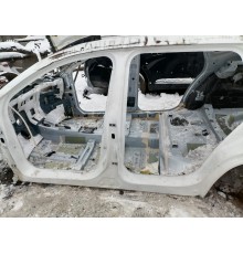 Порог со стойкой левый