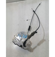  Замок двери передней правой