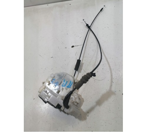  Замок двери передней правой