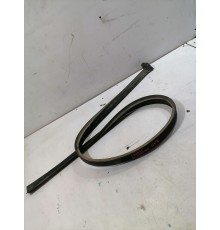 Уплотнитель порога левый