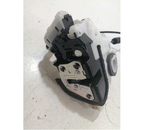  Замок двери передней правой