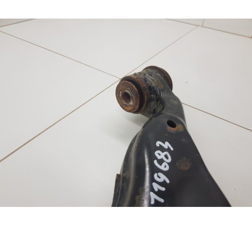 Рычаг передний правый нижний