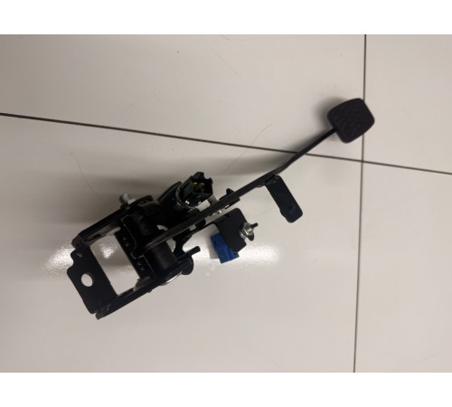 Педаль тормоза