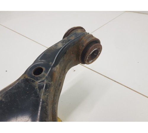 Рычаг передний правый нижний