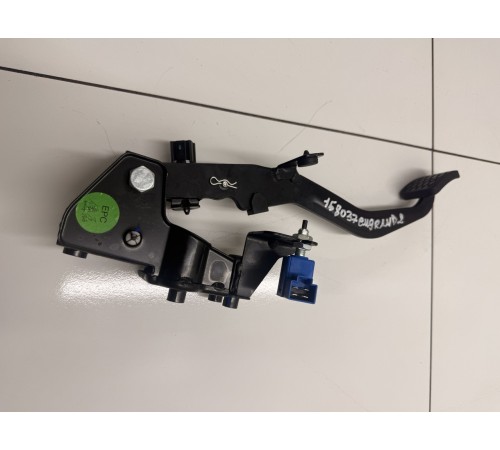 Педаль тормоза