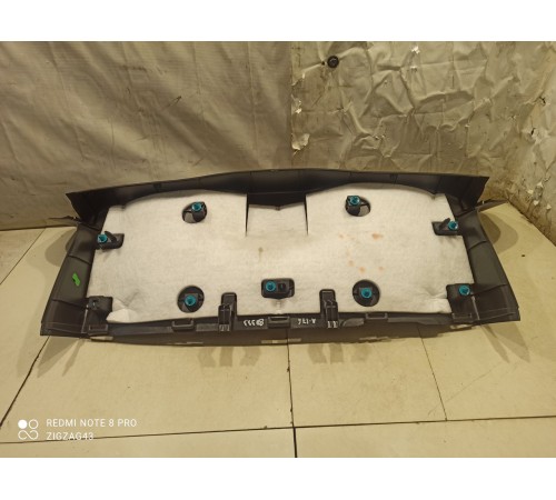 Обшивка крышки багажника