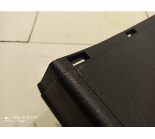 Обшивка крышки багажника