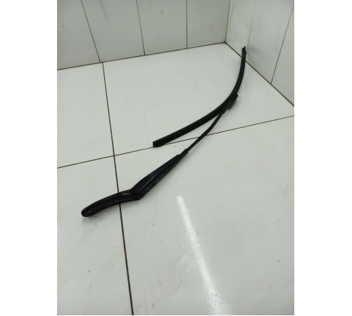 Поводок стеклоочистителя левый