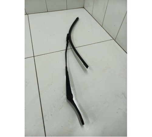 Поводок стеклоочистителя левый