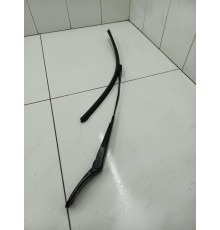 Поводок стеклоочистителя левый