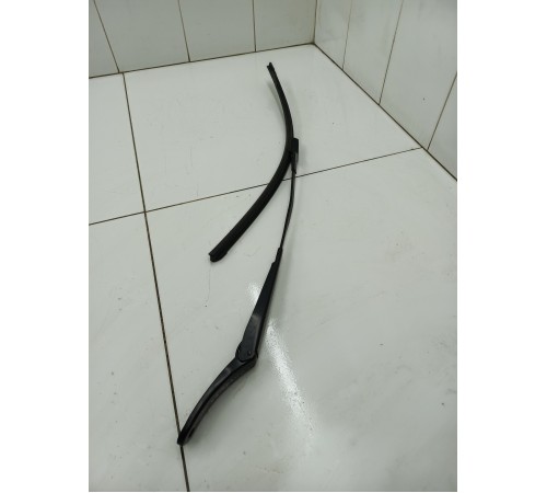 Поводок стеклоочистителя левый