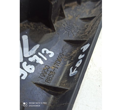 Уголок двери (передний левый внутренний)