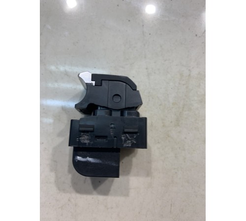 Кнопка стеклоподъемника (задняя, левая)