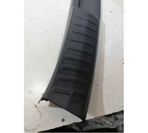 Накладка замка багажника, задней панели