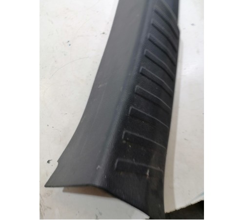 Накладка замка багажника, задней панели