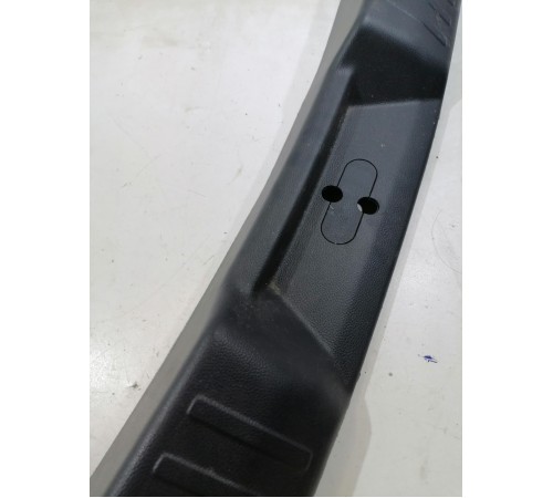 Накладка замка багажника, задней панели