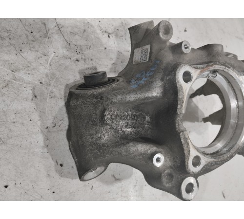 Кулак поворотный(задний правый)