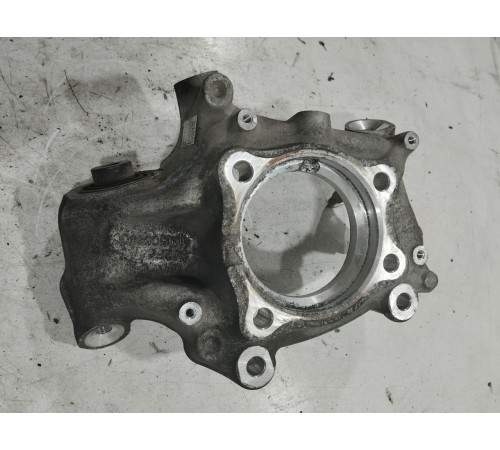 Кулак поворотный(задний правый)