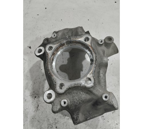 Кулак поворотный(задний правый)