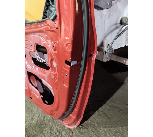 Дверь задняя правая