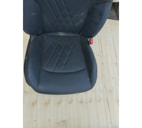 Сиденье переднее правое