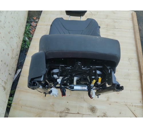 Сиденье переднее правое