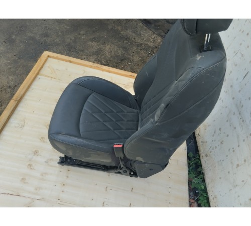 Сиденье переднее правое