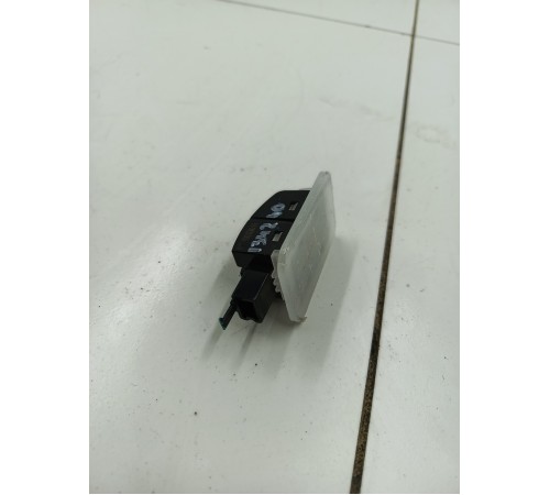 Плафон внутреннего освещения салона