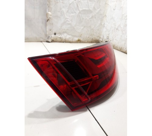 Фонарь крышки багажника левый