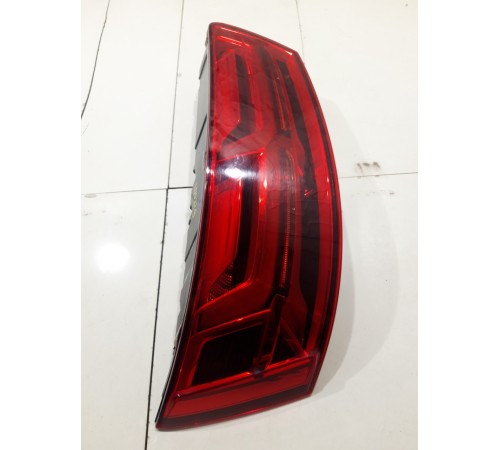 Фонарь крышки багажника левый