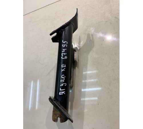 Кронштейн заднего сиденья (правый)