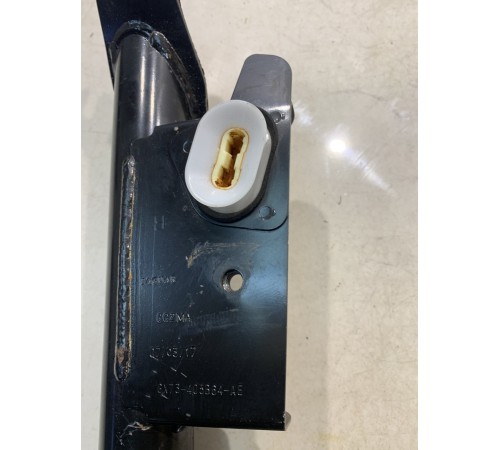 Кронштейн заднего сиденья (правый)