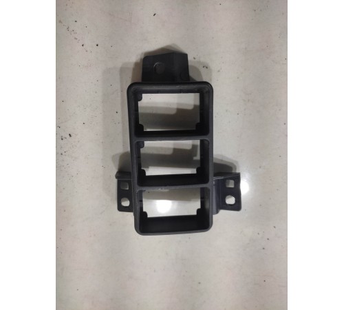 Кронштейн(крепление) кнопок торпедо