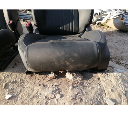 Сиденье переднее левое