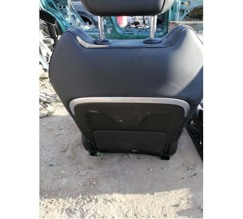 Сиденье переднее левое