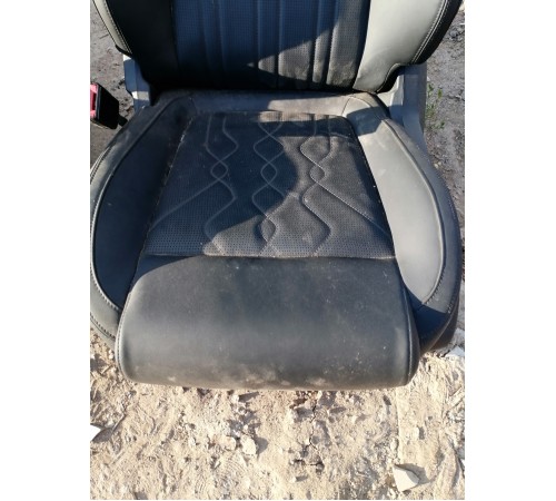 Сиденье переднее левое