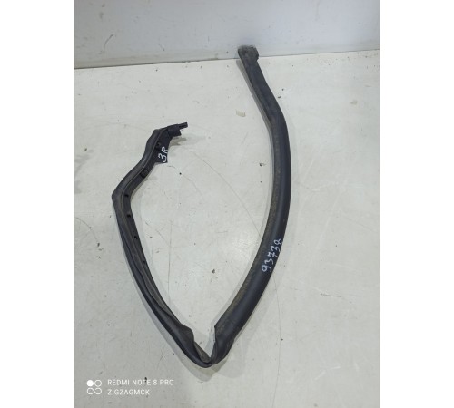 Уплотнитель двери(задний правый)