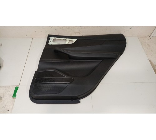 Обшивка двери задней правой