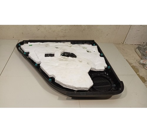 Обшивка двери задней правой