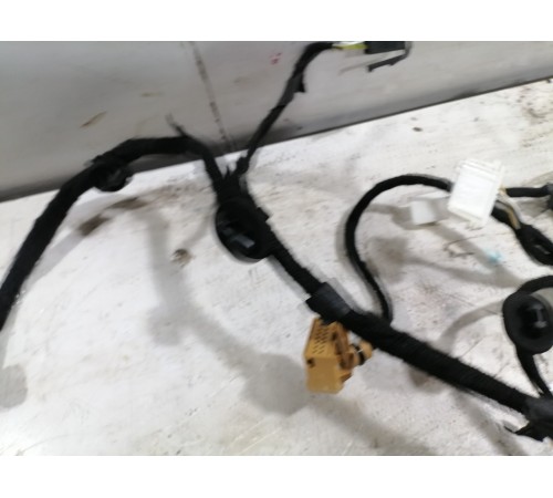 Электропроводка двери передняя левая