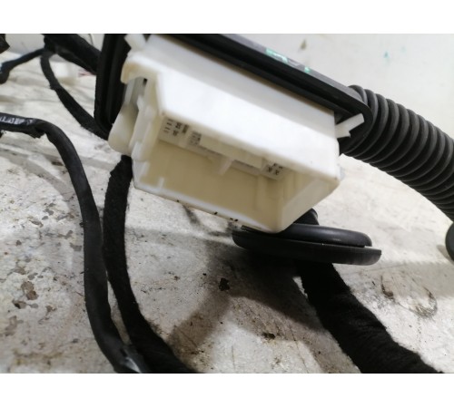 Электропроводка двери передняя левая