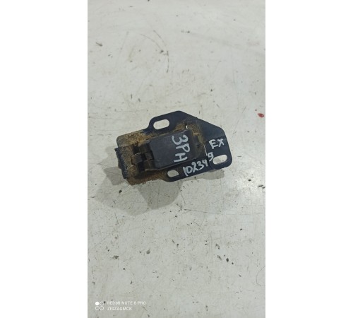 Замок крышки багажника задний правый нижний