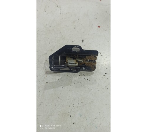 Замок крышки багажника задний правый нижний