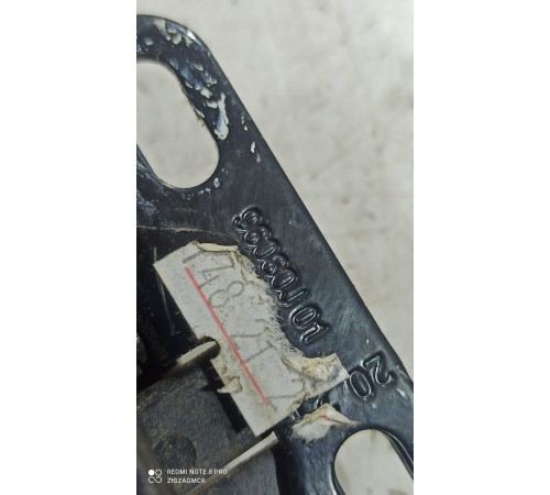 Замок крышки багажника задний правый нижний